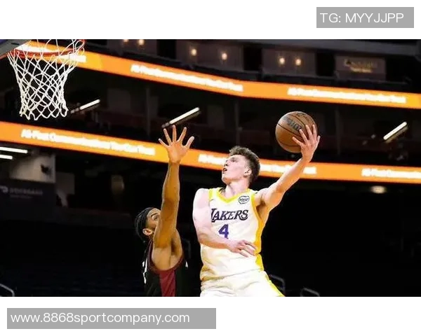 布朗尼单臂补扣震撼全场克内克特称赞他是兄弟太燃了 布朗尼单臂补扣震撼全场克内克特称赞他是兄弟太燃了