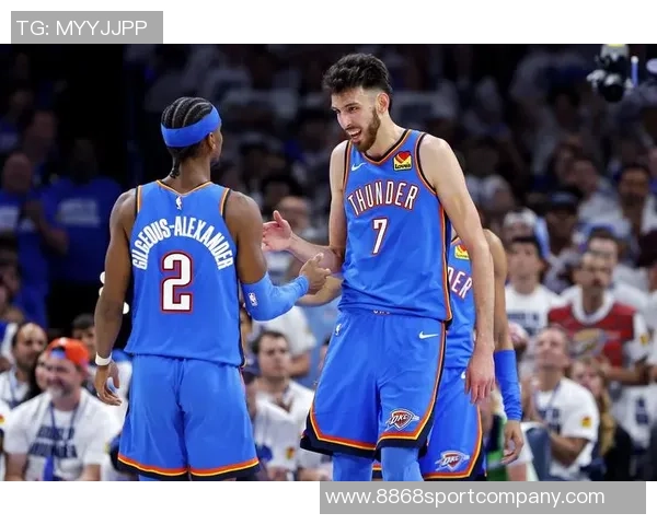 布克称赞格林能减轻压力认为其天赋极高助力球队表现