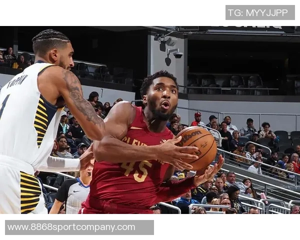 小米切尔缺席三场季前赛后重返赛场希罗与罗齐尔仍未合练